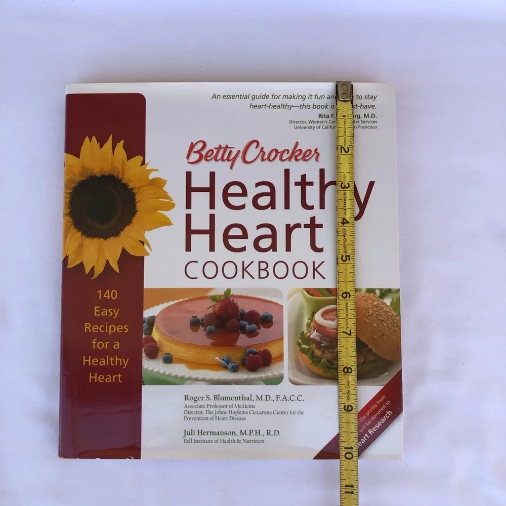 Vintage 2005 Betty Crocker Heart Healthy Cookbook Hard‎ Cover Book